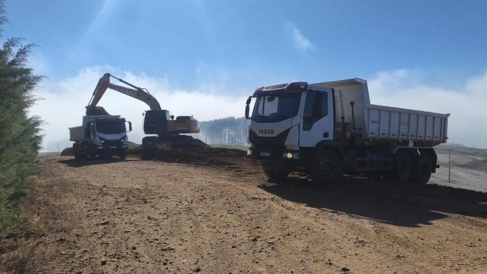 Cronograma priorizou os trabalhos de patrolamento, cascalhamento, melhorias no sistema de drenagem e a recuperação de pontos danificados pelas fortes chuvas registradas no início de maio (Foto: Divulgação | ASCOM Derrubadas)