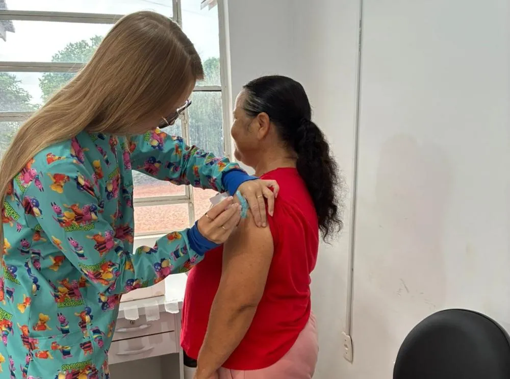 Levantamento mostra que os grupos prioritários da campanha na Região Celeiro somam 43.501 indivíduos, dos quais, 17.510 foram imunizados, o que representa 40,25% do total (Foto: Divulgação | ASCOM Coronel Bicaco) 