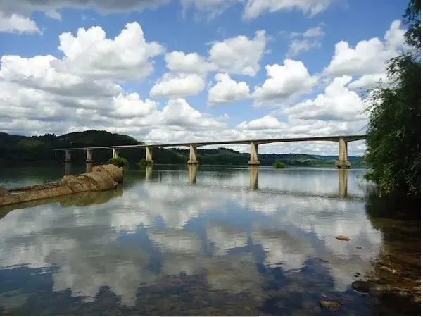 Ponte sobre o Rio Uruguai entre Iraí e Palmitos deverá passar por alargamento e reforço estrutural