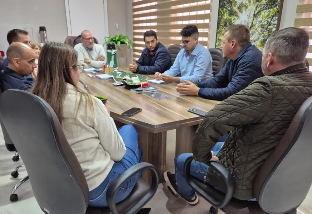 Trabalhos que serão efetuados foram definidos em uma reunião no gabinete da Prefeitura Municipal (Foto: Divulgação | ASCOM Tenente Portela)
