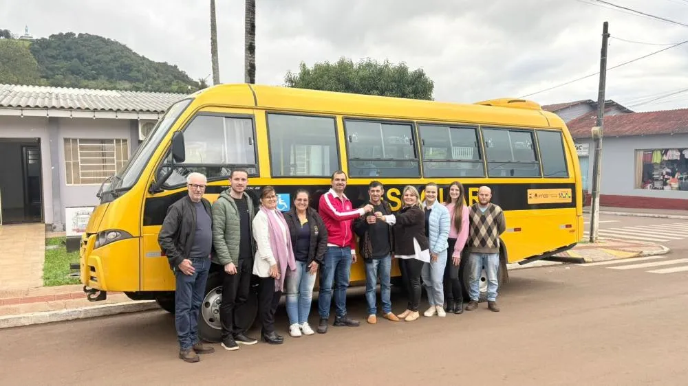 Micro-ônibus tem capacidade para 29 passageiros (Foto: Divulgação | ASCOM Barra do Guarita)