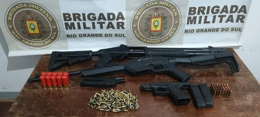 Armas de fogo e munições apreendidas (Foto: Divulgação | 7º BPM)