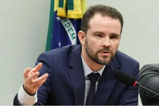 O ministro da Fazenda, Dario Durigan, afirmou que a extensão do Desenrola não terá impacto econômico. (Foto: Lula Marques / Agência Brasil)