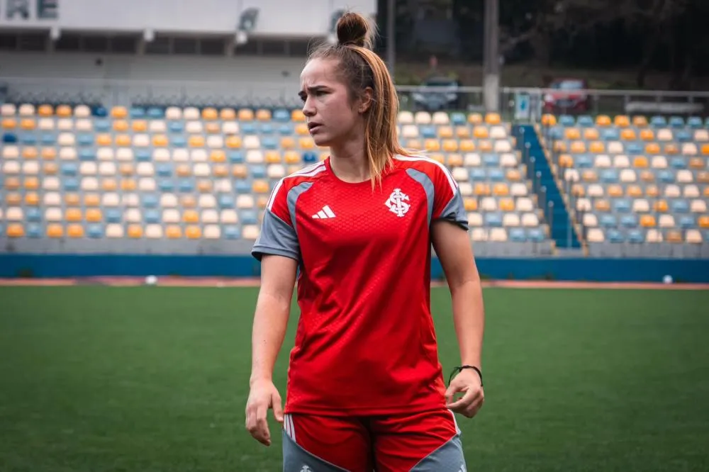 Natural de Derrubadas, a zagueira foi convocada para defender a Seleção Brasileira Feminina na Copa do Mundo Sub-20 (Foto: Lucas Costa | SC Internacional)
