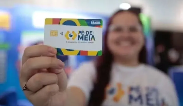 Pé-de-Meia: parcela do incentivo à frequência escolar — (Foto: Agência O Globo)