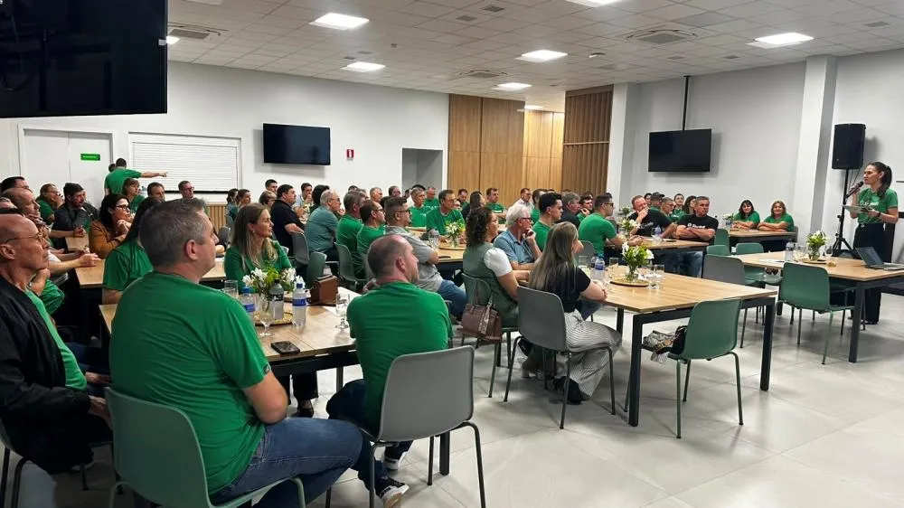 Encontros tiveram como objetivo fortalecer o diálogo entre a cooperativa e seus coordenadores de núcleo (Foto: Divulgação | Sicredi Raízes)