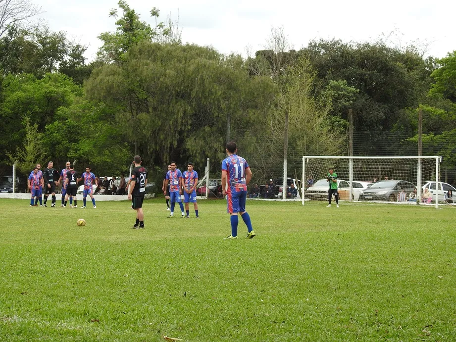 Segunda rodada teve 15 gols, com goleadas de Ouro Verde A e Palmeiras A (Foto: Diones Roberto Becker) 