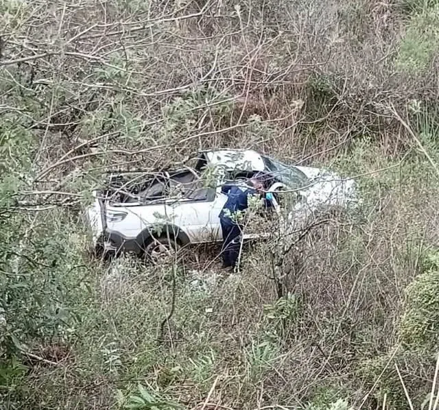 Fiat Strada cai em ribanceira em Palmeira das Missões
