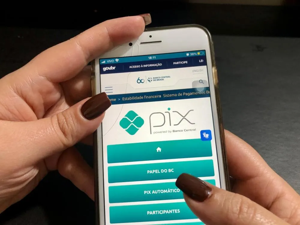 Pix terá novas regras para fraudes, cobrança híbrida e contas-salário