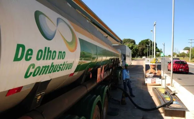 Farsul reforça cobrança à ANP por falta de diesel no Rio Grande do Sul