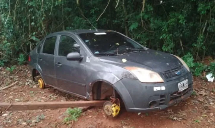 Argentino que trabalha no Brasil tem rodas do carro furtadas na divisa com Esperança do Sul