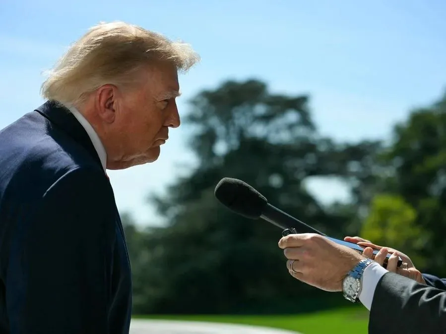 Trump diz acompanhar de perto eleição presidencial no Brasil