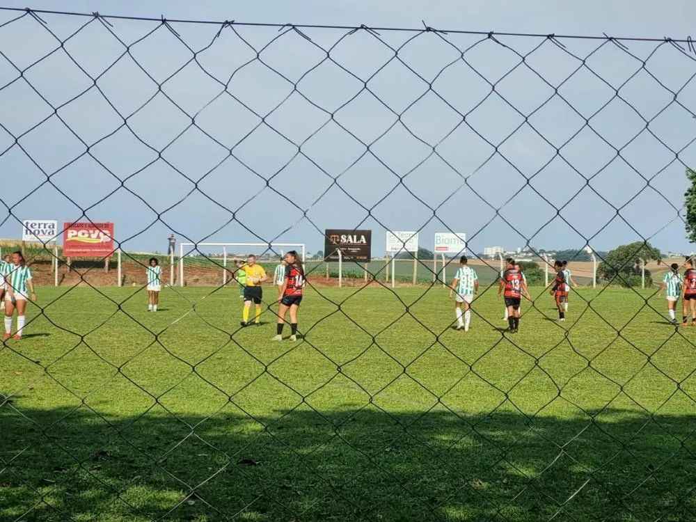 Time comandado pela técnica Cassia Souza está na quarta posição da chave única (Foto: Soraia Fornari)
