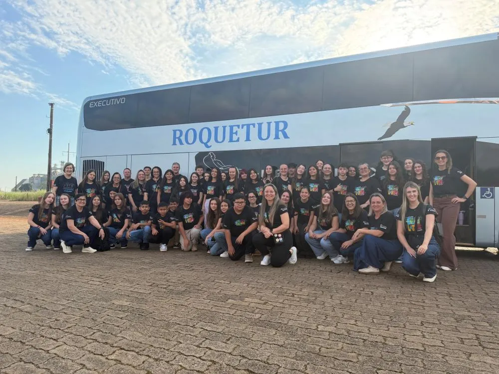Cooperativa esteve representada por estudantes e professores de suas 18 cooperativas escolares (Foto: Divulgação | Sicredi Raízes)