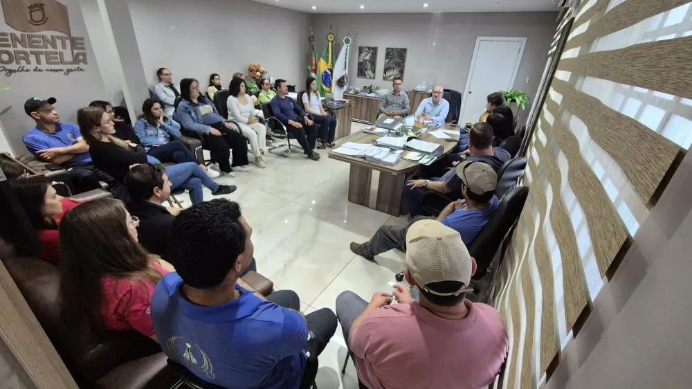 Na reunião, os servidores receberam informações sobre os critérios utilizados nos cálculos (Foto: Divulgação | ASCOM Tenente Portela)