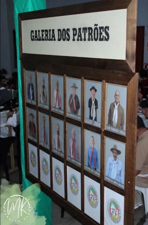 Ex-patrões do CTG Querência Gaúcha foram homenageados durante o fandango realizado em Vista Gaúcha. (Foto: Myrella Klug)