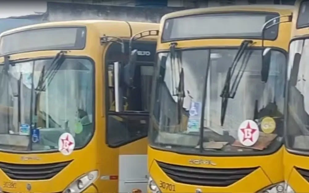 Falta de ônibus leva à prorrogação da votação e gera denúncias em diferentes cidades do país