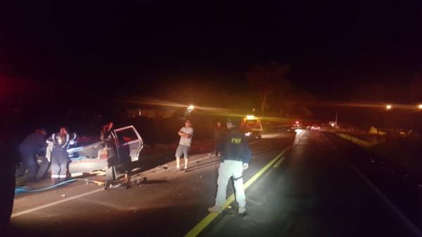 Homem que conduzia automóvel com placas de Taquaruçu do Sul morreu no local (Foto: Divulgação/PRF)