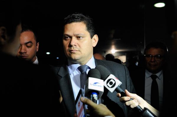Davi Alcolumbre tem tratado o assunto com líderes partidários (Foto: Jane de Araújo/Agência Senado)