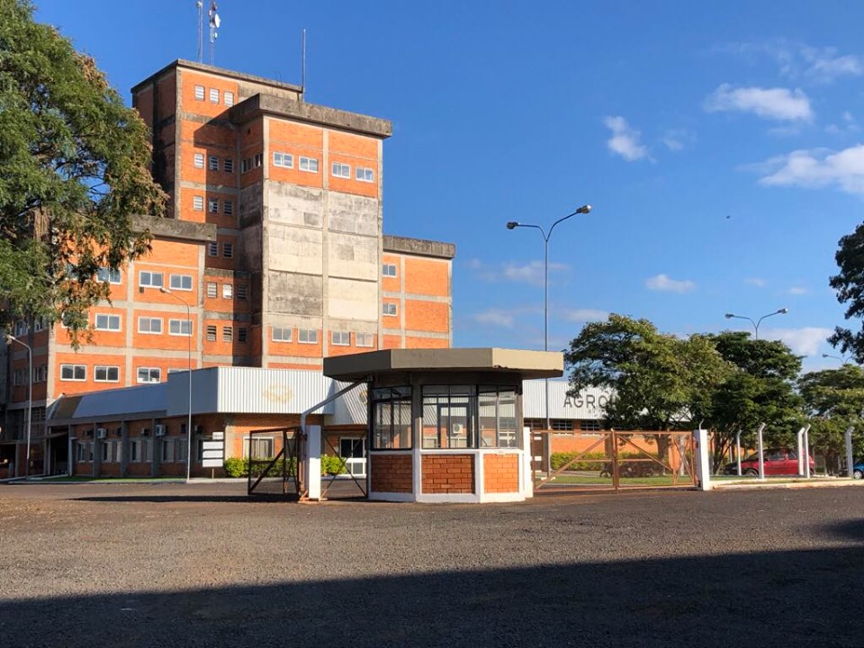 Negociações incluem unidades de recebimento de grãos, agroindústria, postos de combustíveis e frigorífico (Foto: Diones Roberto Becker)