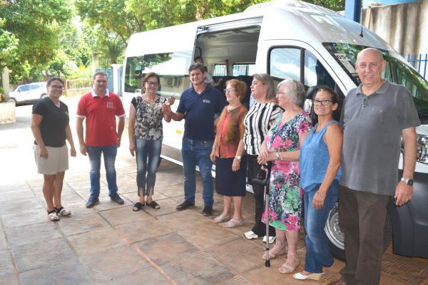 Solenidade de entrega do veículo (Foto: Divulgação/ASCOM Tenente Portela)