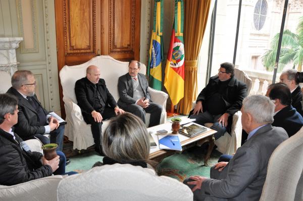 Encontro que definiu o debate sobre a situação dos HPPs (Foto: Ronan Dannenberg)