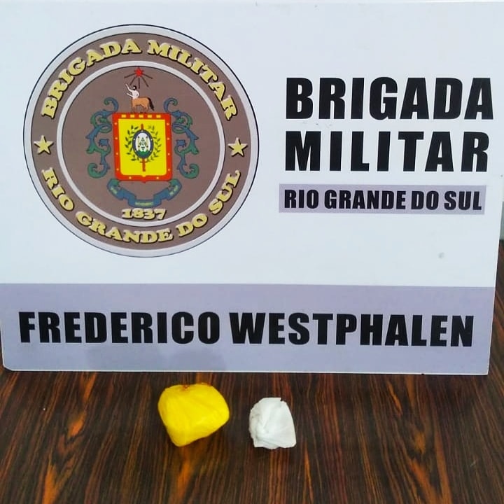 Drogas encontradas com o menor de idade (Foto: Divulgação/BM)