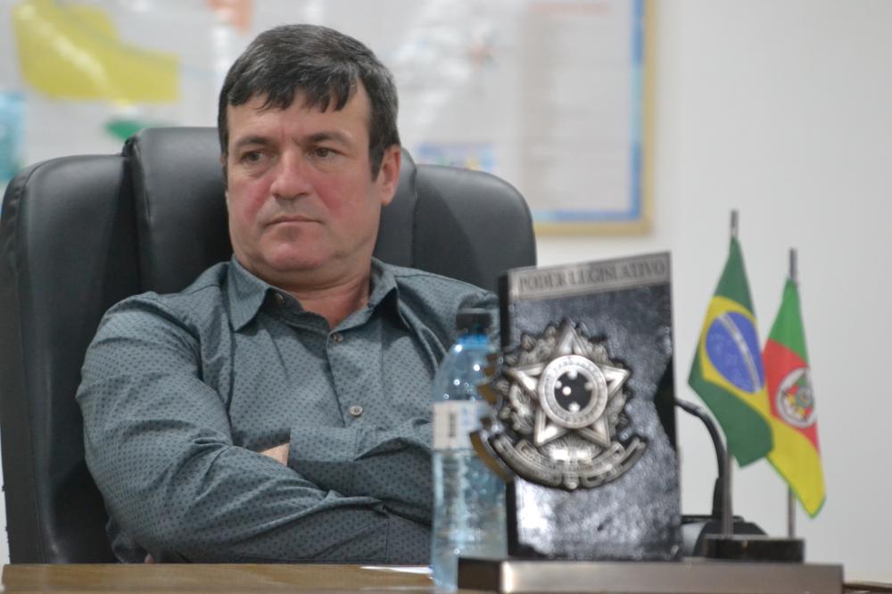 Itamar Sartori afirmou que não apresenta sintomas mais graves da doença e permanece em casa (Foto: Diones Roberto Becker)