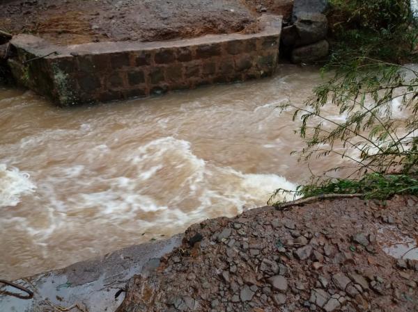 Enxurradas danificaram pontes e bueiros na área rural do município (Foto: Divulgação/ASCOM Três Passos)