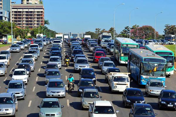 Números foram divulgados pela Federação Nacional da Distribuição de Veículos Automotores (Foto: Reprodução/CNT)