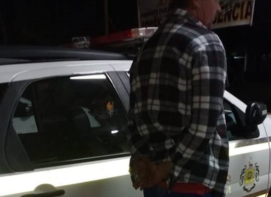 Após os trâmites legais, homem seria conduzido ao sistema prisional (Foto: Divulgação/Brigada Militar)