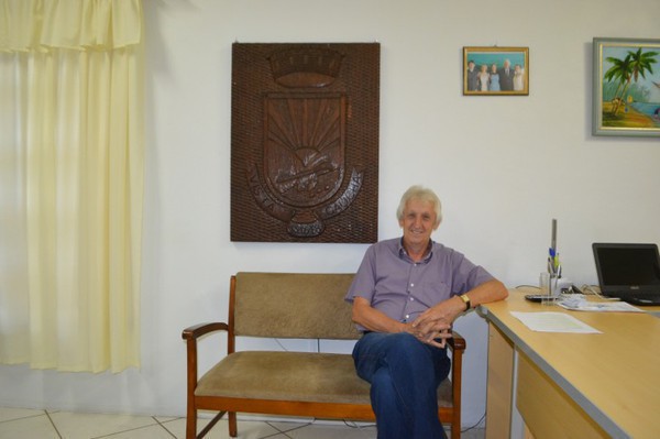Prefeito Celso José Dal Cero afirma que existe um trabalho de conscientização da comunidade para os perigos da dengue (Foto: Jonas Martins)
