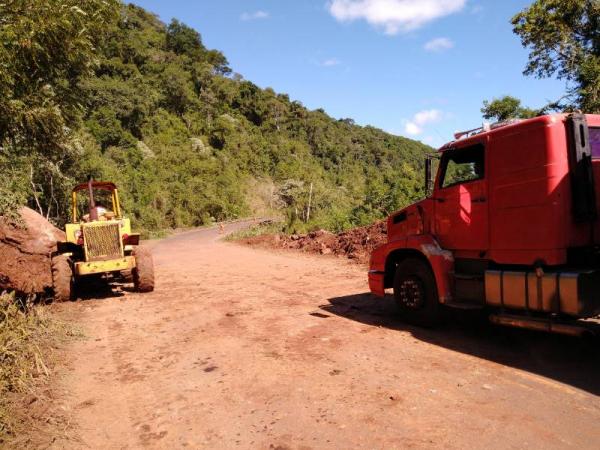 Diagnóstico apontará qual a melhor solução para evitar novas quedas de encostas (Foto: Eduardo Salvadori)