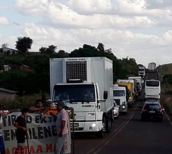 Protesto incluiu bloqueios em pontos da ERS 330 durante dois dias (Foto: Reprodução/RD Foco)