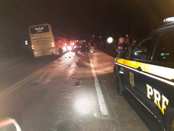 Acidente de trânsito ocorreu na madrugada deste sábado, no Km 38 da BR 386 (Foto: Divulgação/PRF)