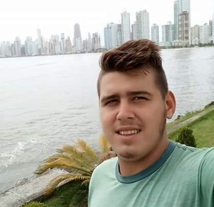 Jefferson Cassiano Wildner tinha 22 anos e trabalhava numa madeireira em Três Passos (Foto: Reprodução/Arquivo Pessoal)