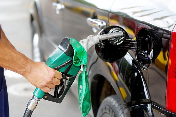 A redução nas refinarias não significa impacto direto nas bombas (Foto: Rafaela Felicciano)