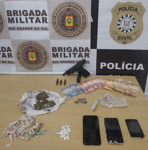 Prisão dos homens e apreensão dos entorpecentes aconteceu na quarta-feira (4/8) (Foto: Divulgação/BM)