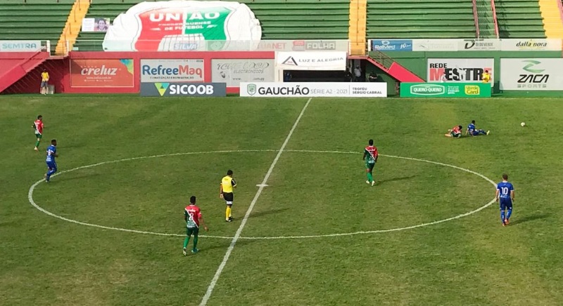 União Frederiquense somou o primeiro ponto na competição ao empatar com o Cruzeiro (Foto: Divulgação/FGF)