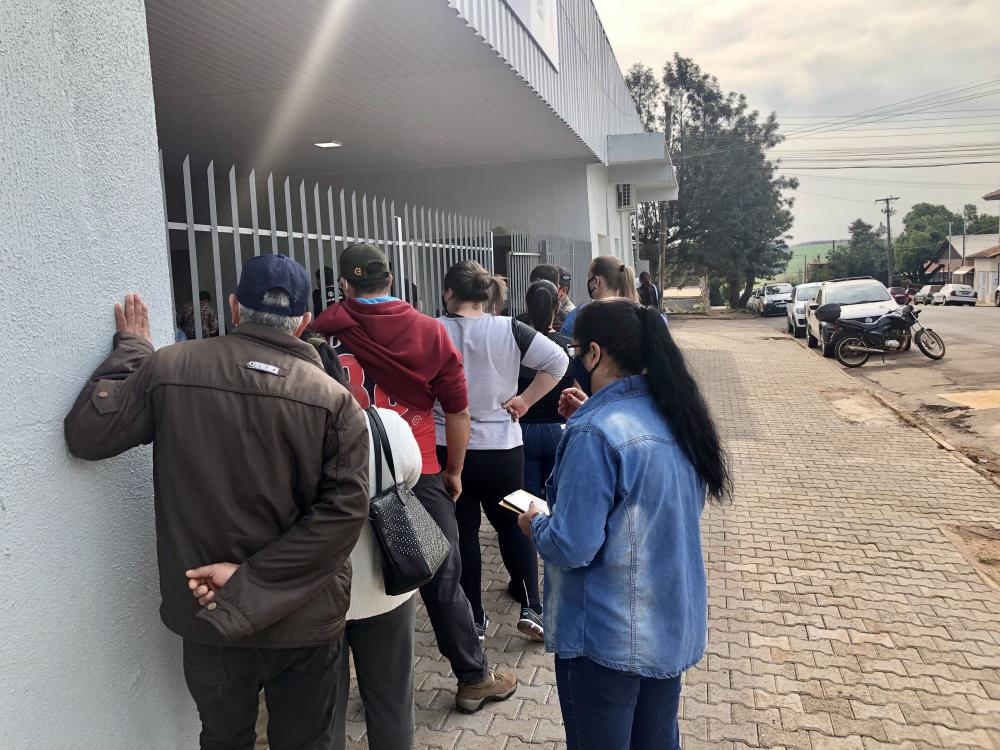 Levantamento da CNM aponta que 37% das administrações públicas já vacinam jovens de 18 a 24 anos (Foto: Diones Roberto Becker)