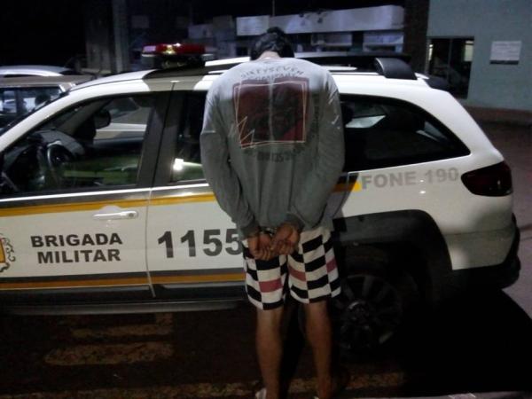G.E.S. possui contra si um mandado de prisão expedido pela Justiça de Porto Alegre e válido até outubro de 2022 (Foto: Divulgação/Brigada Militar)