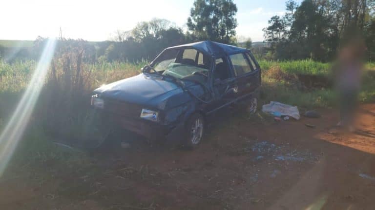 Fato ocorreu na estrada não pavimentada que liga a cidade e a localidade de Esquina São João (Foto: Reprodução/Observador Regional)