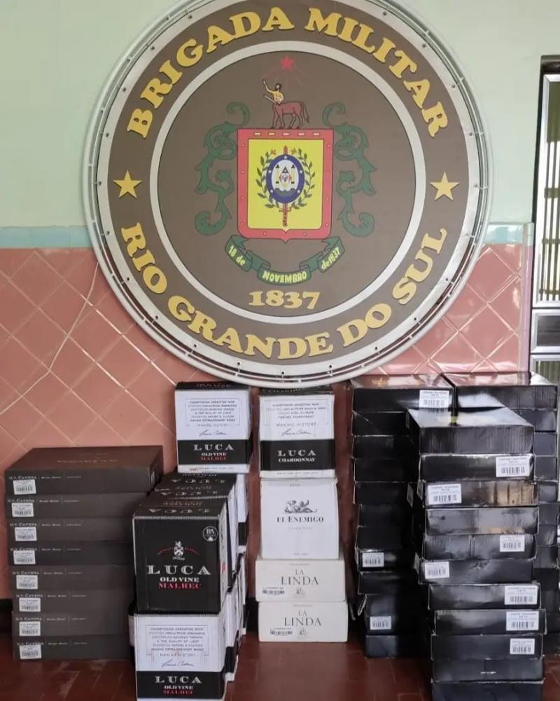 Bebidas apreendidas foram avaliadas em R$ 78 mil (Foto: Divulgação/BM)