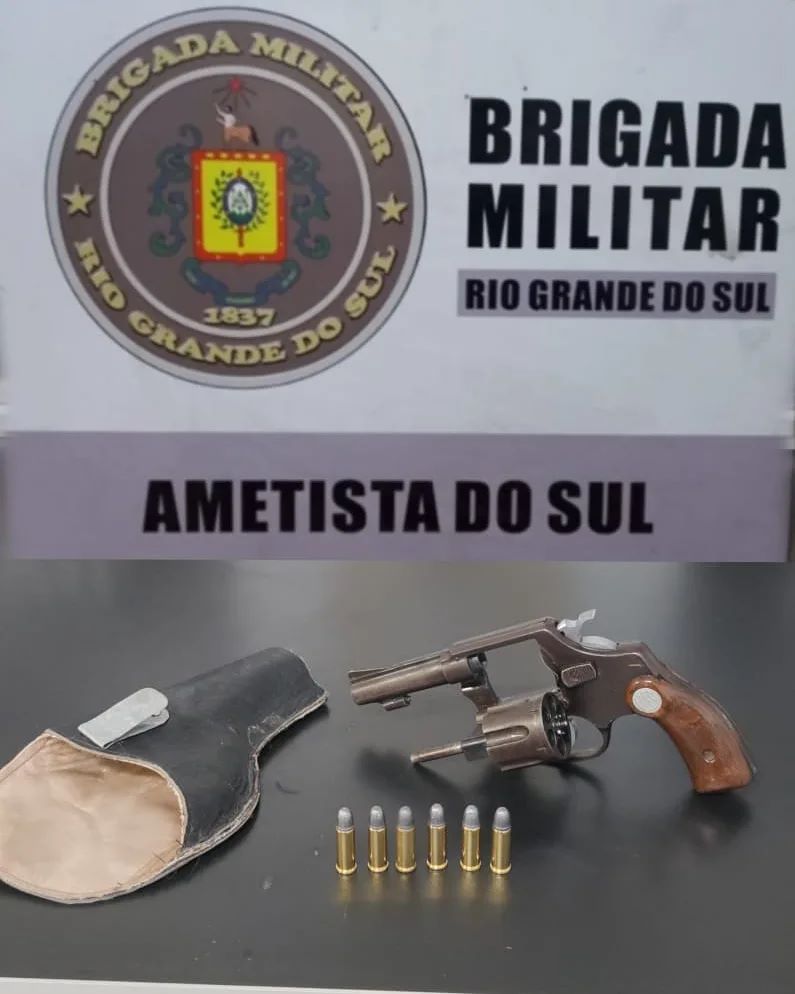 Além do revólver calibre 32, também foram apreendidas seis munições intactas (Foto: Divulgação/37º BPM)