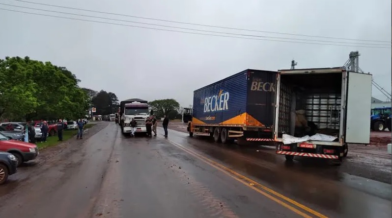 PRF afirmou que o ato não provocou congestionamento em nenhum sentido da estrada (Foto: Reprodução/Rádio Missões)