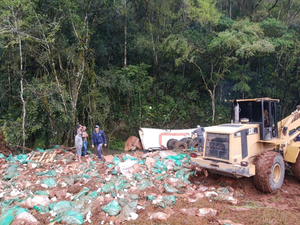Grave acidente em Tenente Portela (Foto: Jonas Martins)