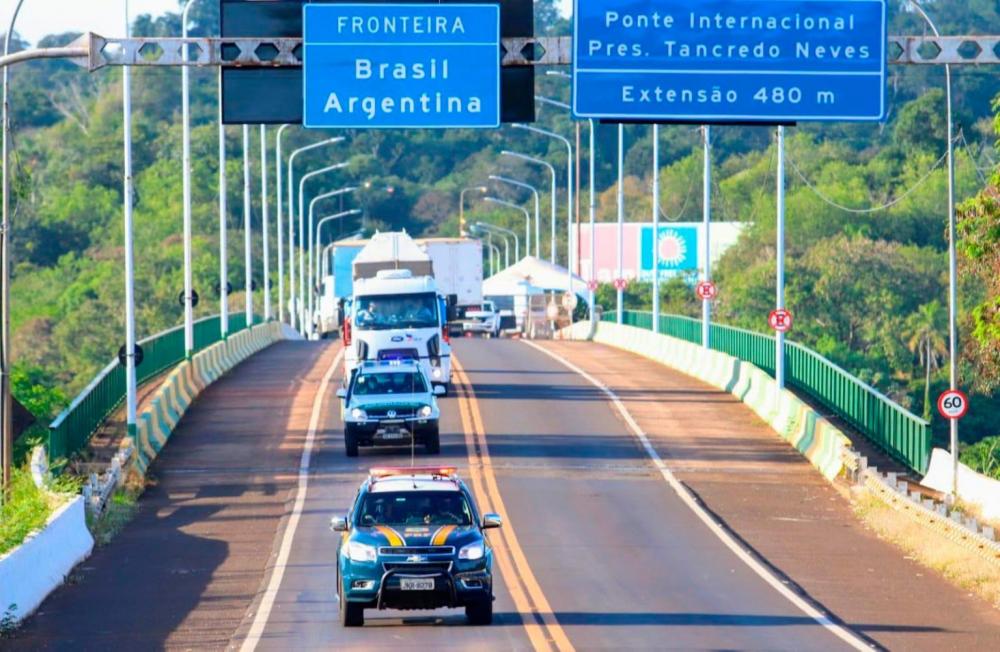 Hoje, 43,7% dos argentinos contam com a vacinação completa (Uol/Reprodução)