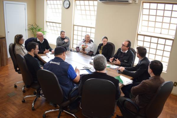 Reunião ocorreu na tarde desta quinta-feira (06), na prefeitura municipal (Foto: Divulgação/ASCOM Tenente Portela)