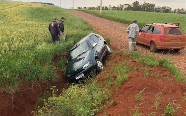 A condutora do veículo não se feriu. (Foto: Reprodução/Rádio Avenida