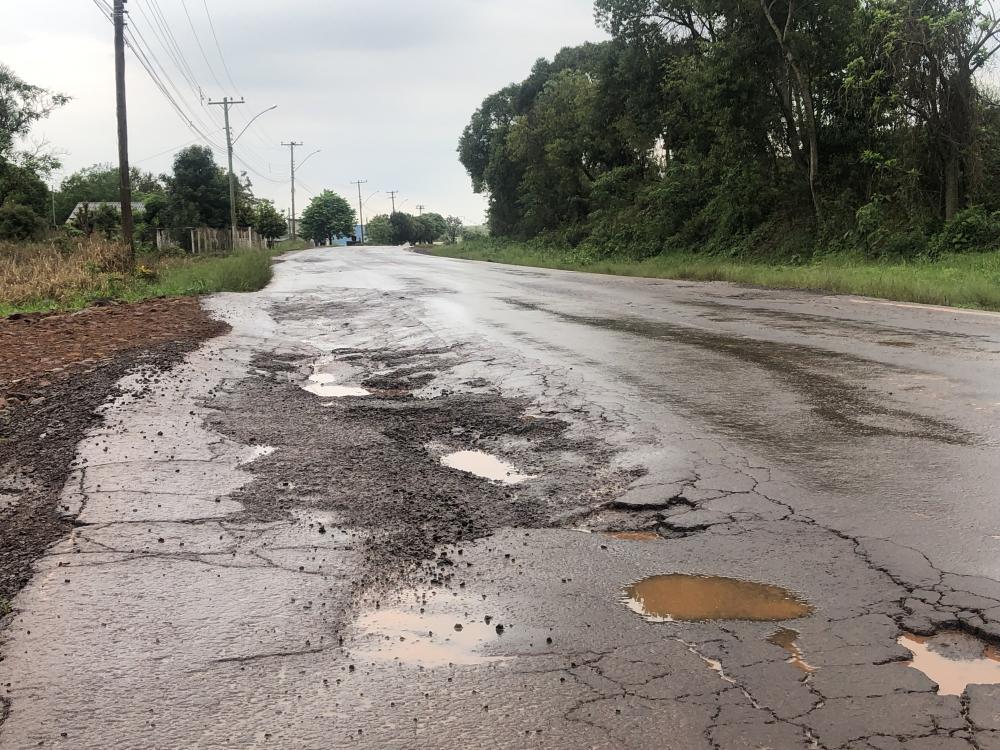 Trecho da ERS 317 liga o perímetro urbano de Coronel Bicaco e a BR 468 (Foto: Diones Roberto Becker)